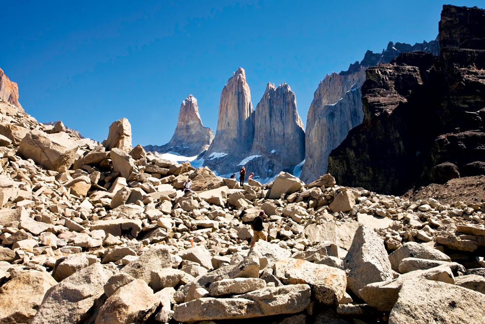 Hiking iconic Mirador Las Torres